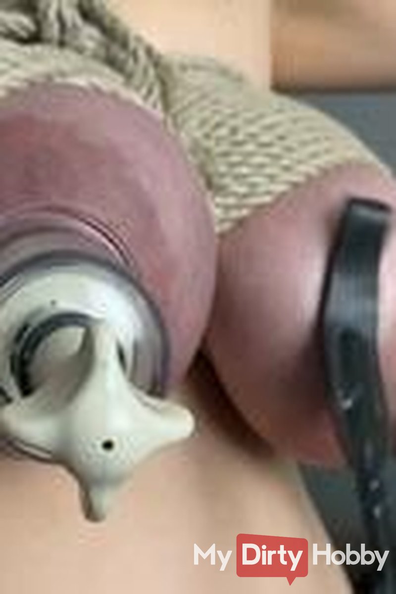 Tit Torture - Screenshot 1 of 4 - Seine Squirt Lady