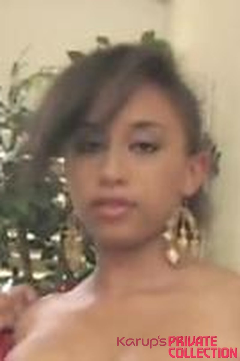 Aurora - Screenshot 1 of 4 - Aurora Jolie