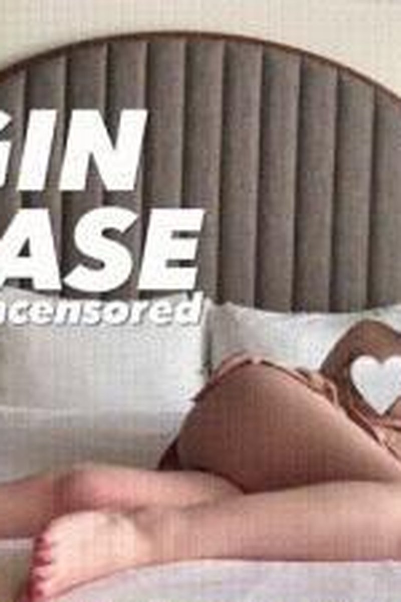 Virgin Tease: Uncensored - Screenshot 1 of 4 - Body Worship