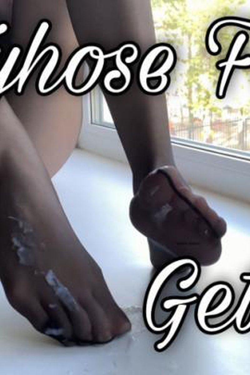Cum On Nylon Feet - Screenshot 1 of 4 - Close Up