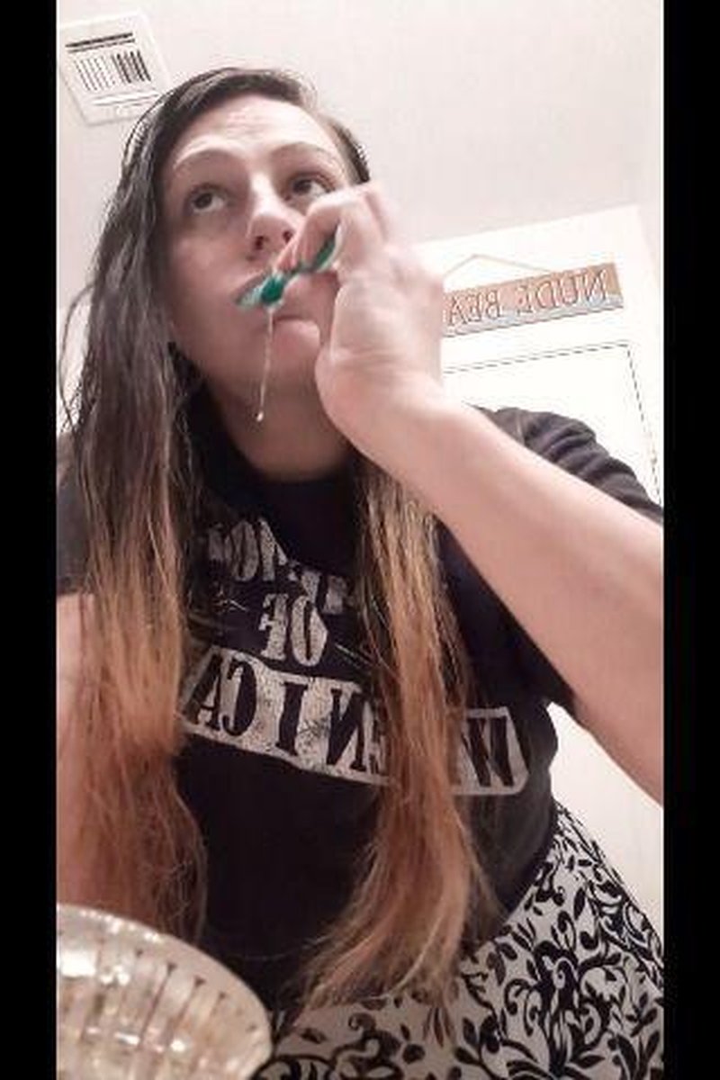 Brushing My Teeth - Screenshot 1 of 4 - Fetish