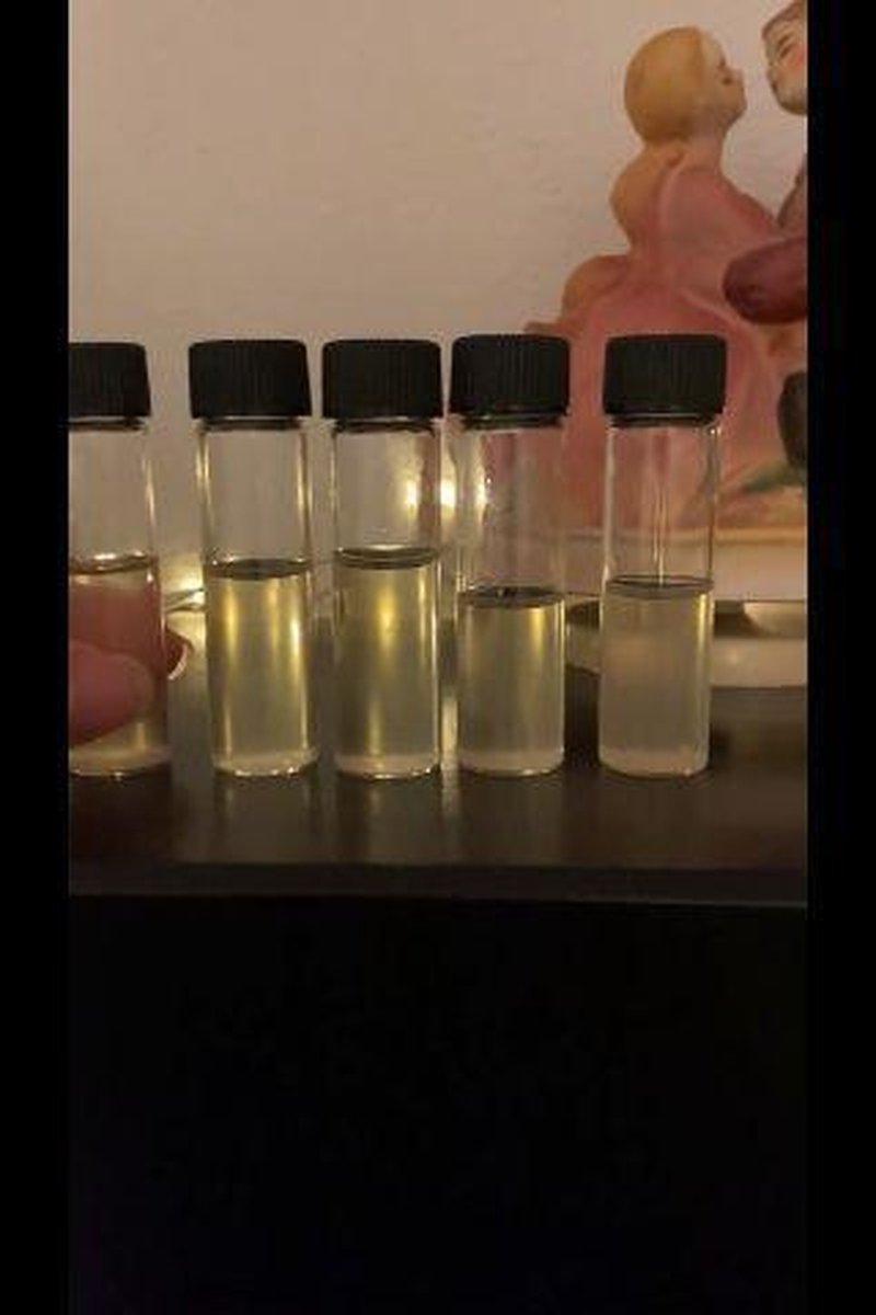 Making Squirt Vials - Screenshot 1 of 4 - Fingering