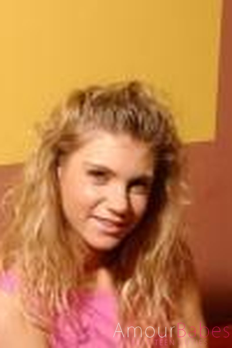 Gail - Screenshot 1 of 4 - Babes