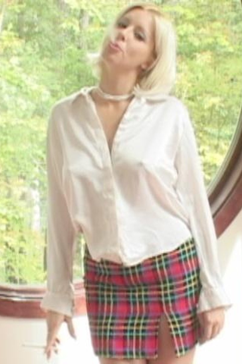 Hailey H 7 - Screenshot 1 of 4 - Spanking