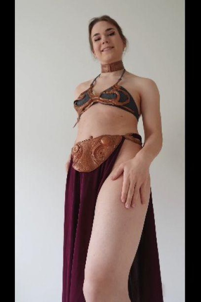 Slave Leia Dancing - Screenshot 1 of 4 - Cosplay