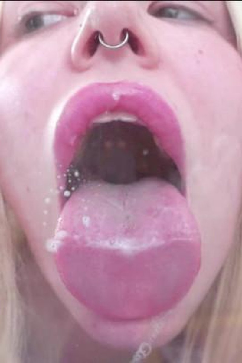 Licking & Spitting - Screenshot 1 of 4 - Fetish