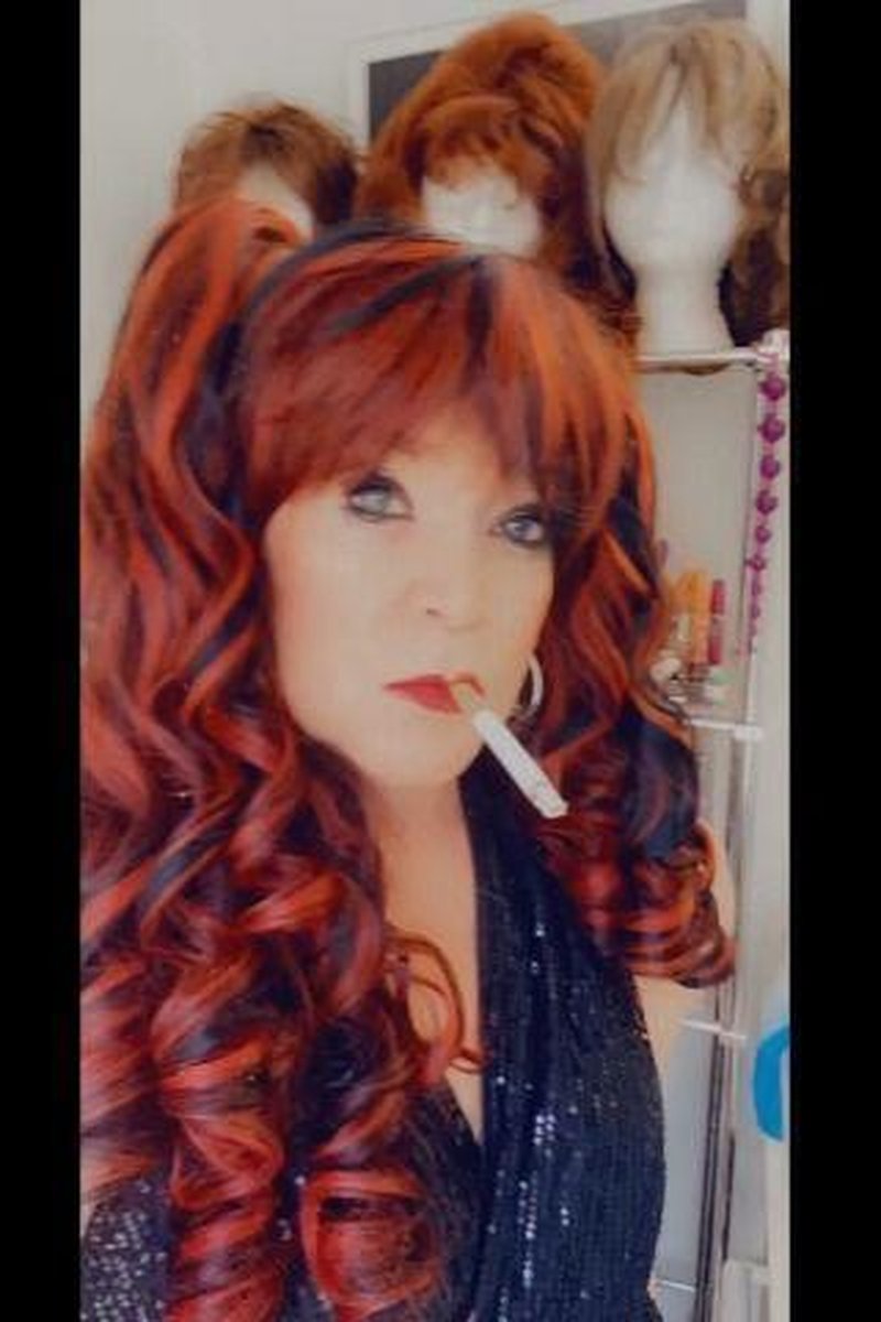 Drag Diva - Screenshot 1 of 4 - Eyelashes