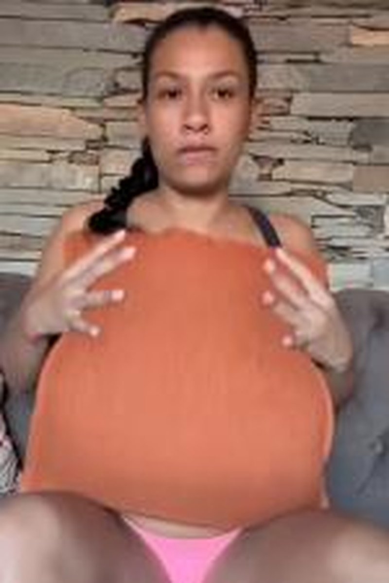 Pillow Humping - Screenshot 1 of 4 - Brown Hair