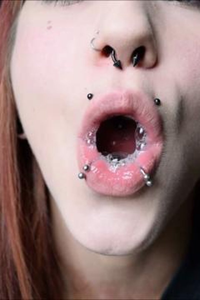 Lickity Split - Screenshot 1 of 4 - Blowjob