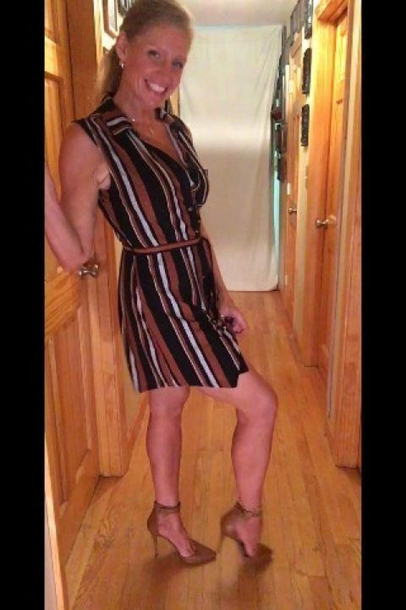 10 Button Countdown - Screenshot 1 of 4 - Foot Fetish