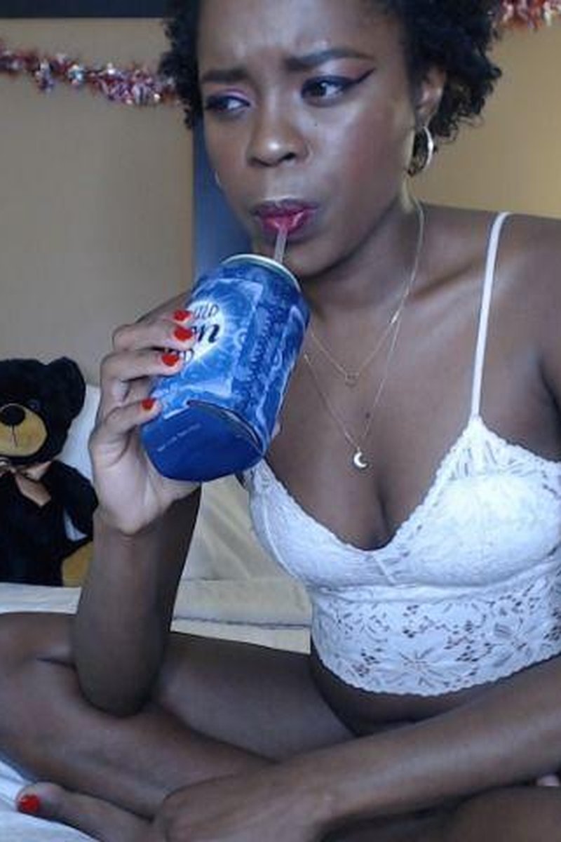 Burping - ASMR - Screenshot 1 of 4 - Belly Fetish