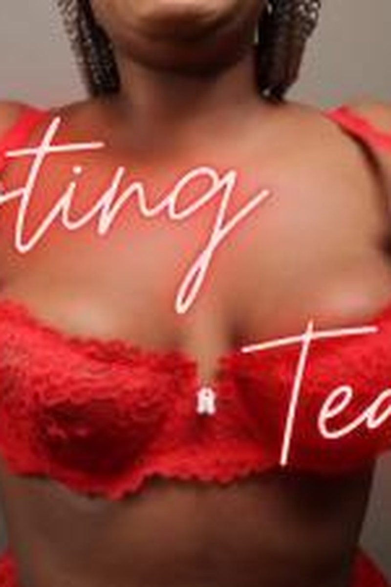 Tempting Tease - Screenshot 1 of 4 - Ass Worship