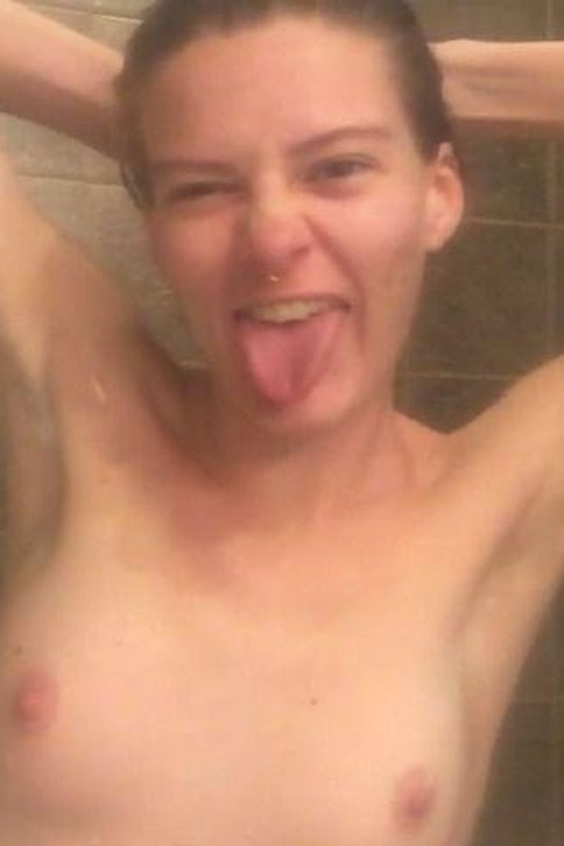 Shaving Armpits - Screenshot 1 of 4 - Bathroom