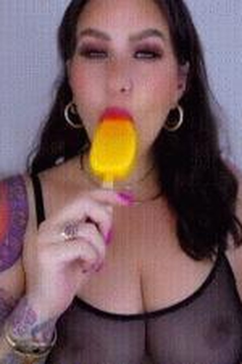 Melt - Screenshot 1 of 4 - Body Worship