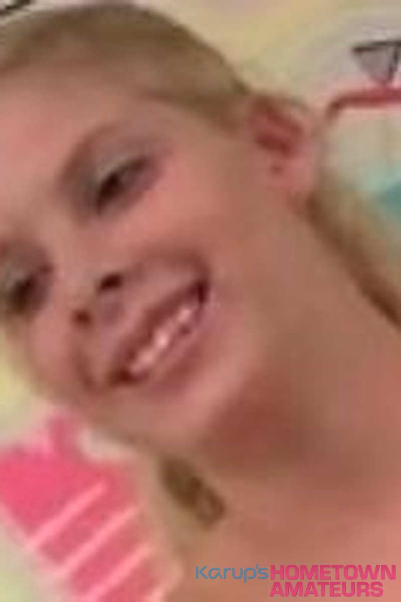 Kinzy - Screenshot 1 of 4 - Kinzy Jo