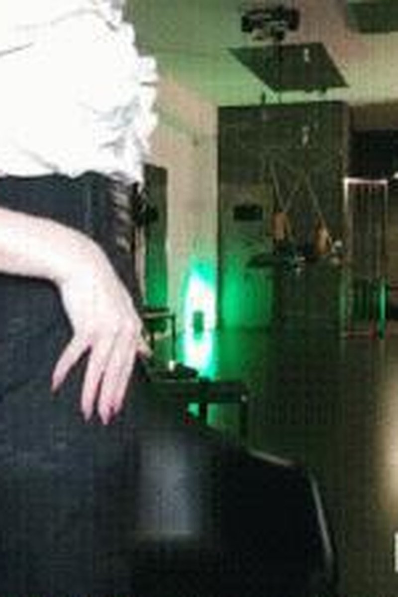 Nylon-Teasing Quicky - Screenshot 1 of 4 - Foot Fetish