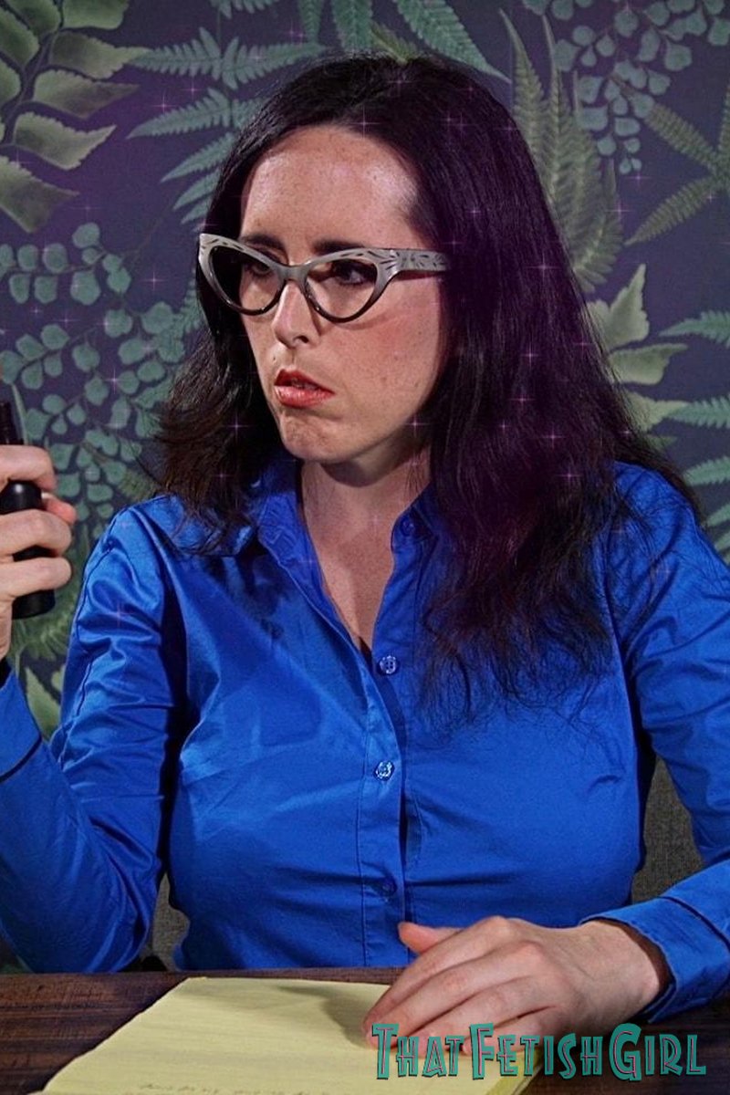 Bimbo Boss - Screenshot 1 of 4 - Bimbofication
