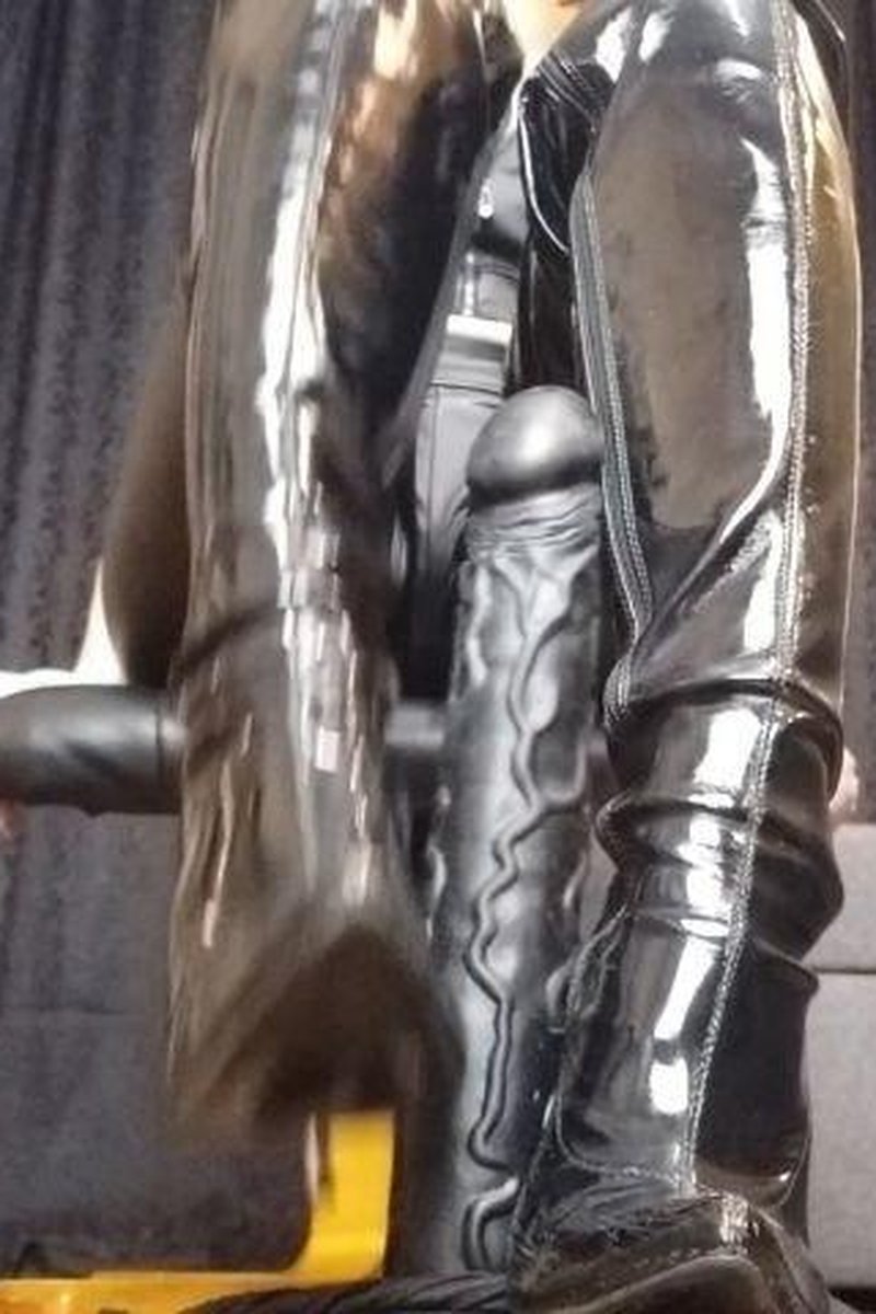 Bootjob - BBC - Screenshot 1 of 4 - BDSM