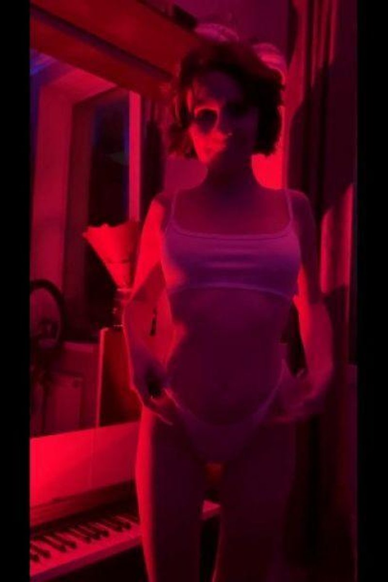 Tangled Sheets - Screenshot 1 of 4 - Teen (18-22)