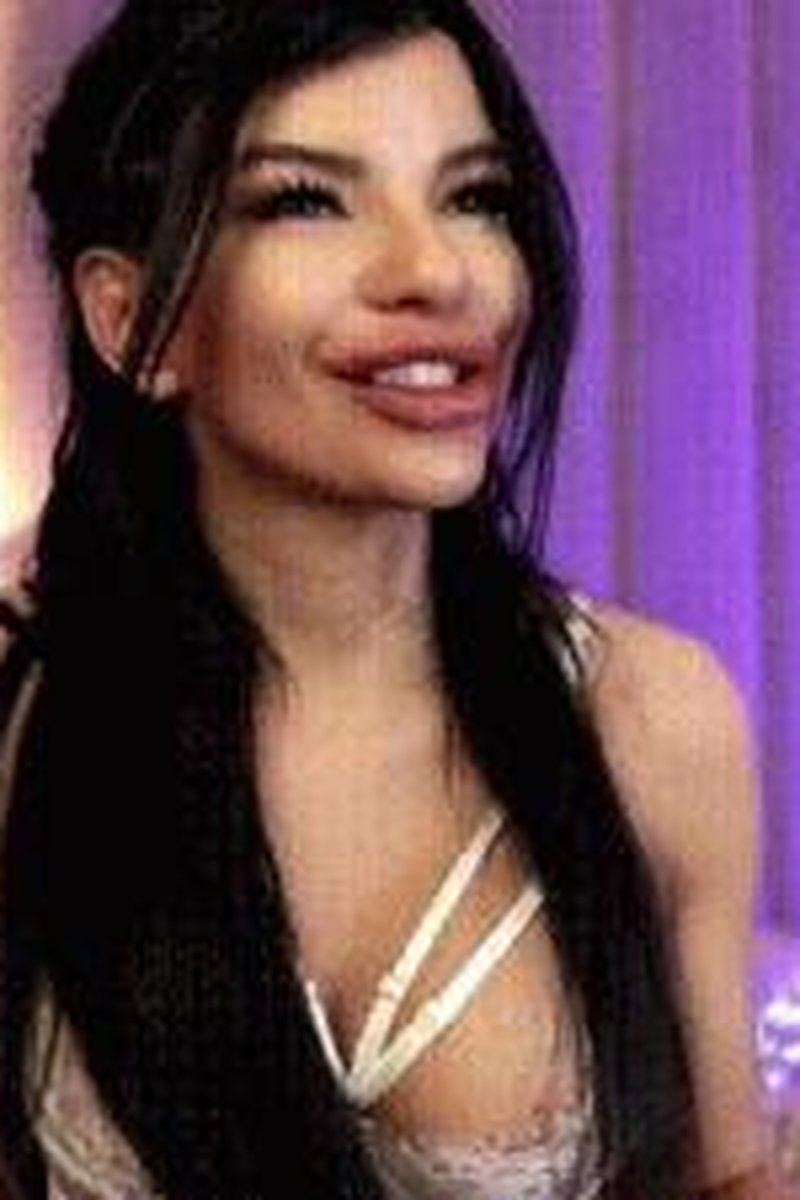 Seductive Charming Teaser - Screenshot 1 of 4 - Big Tits