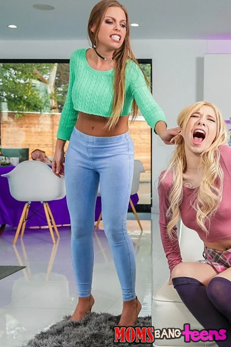 Easter Dinner at Stepmoms - Screenshot 1 of 4 - All Sex