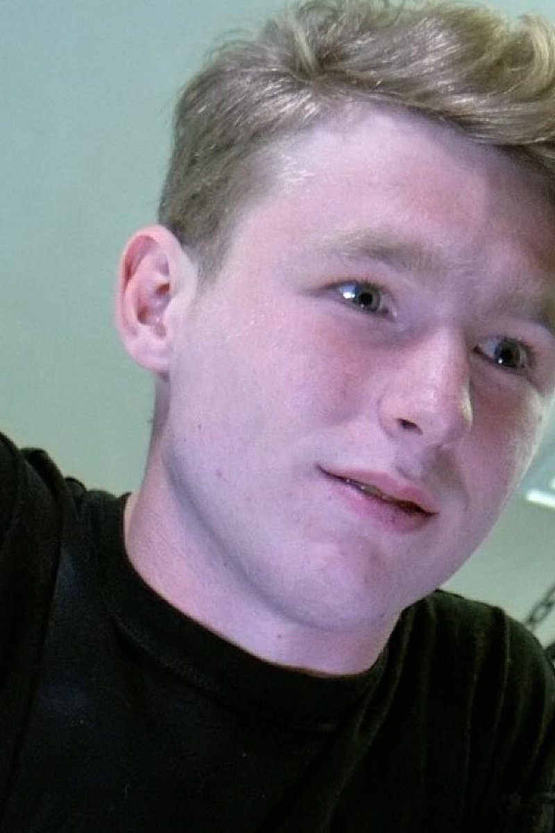 Charles' First Spanking - Screenshot 1 of 4 - Blond Hair