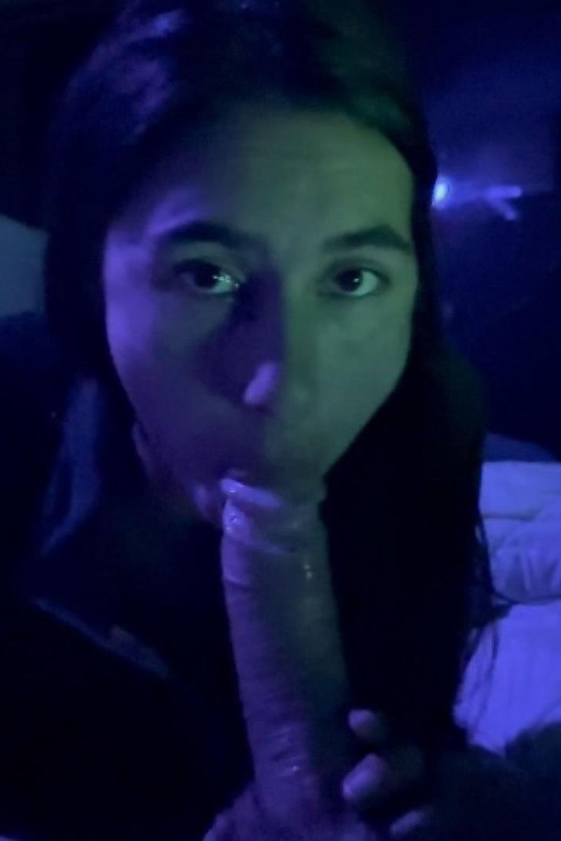 Quick Blowjob - Screenshot 1 of 4 - Blowjob