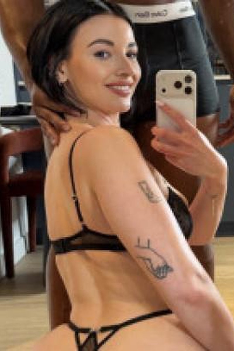 TP-manyvidsmrrizzpovuk-cheating-bride-back-for-more