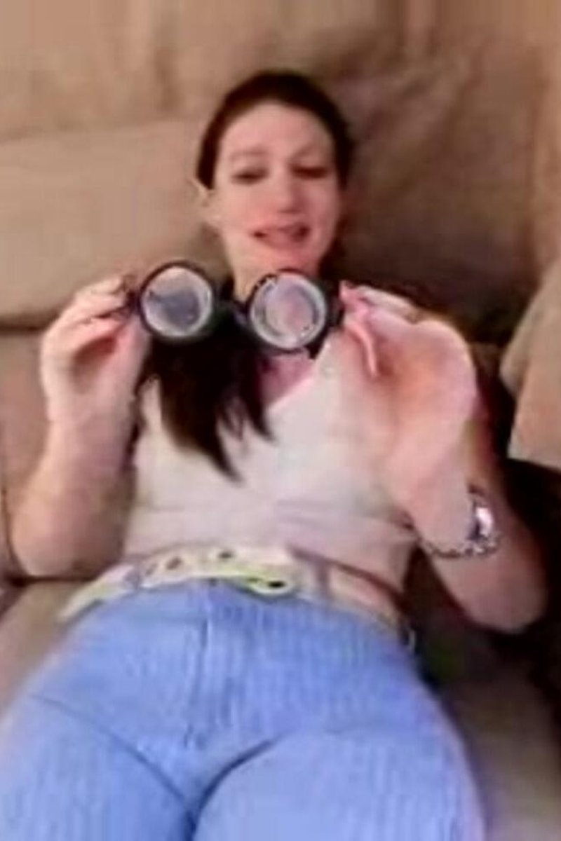 Constance Gets Tranced To Lose Bladder Control - Screenshot 1 of 4 - Golden Shower