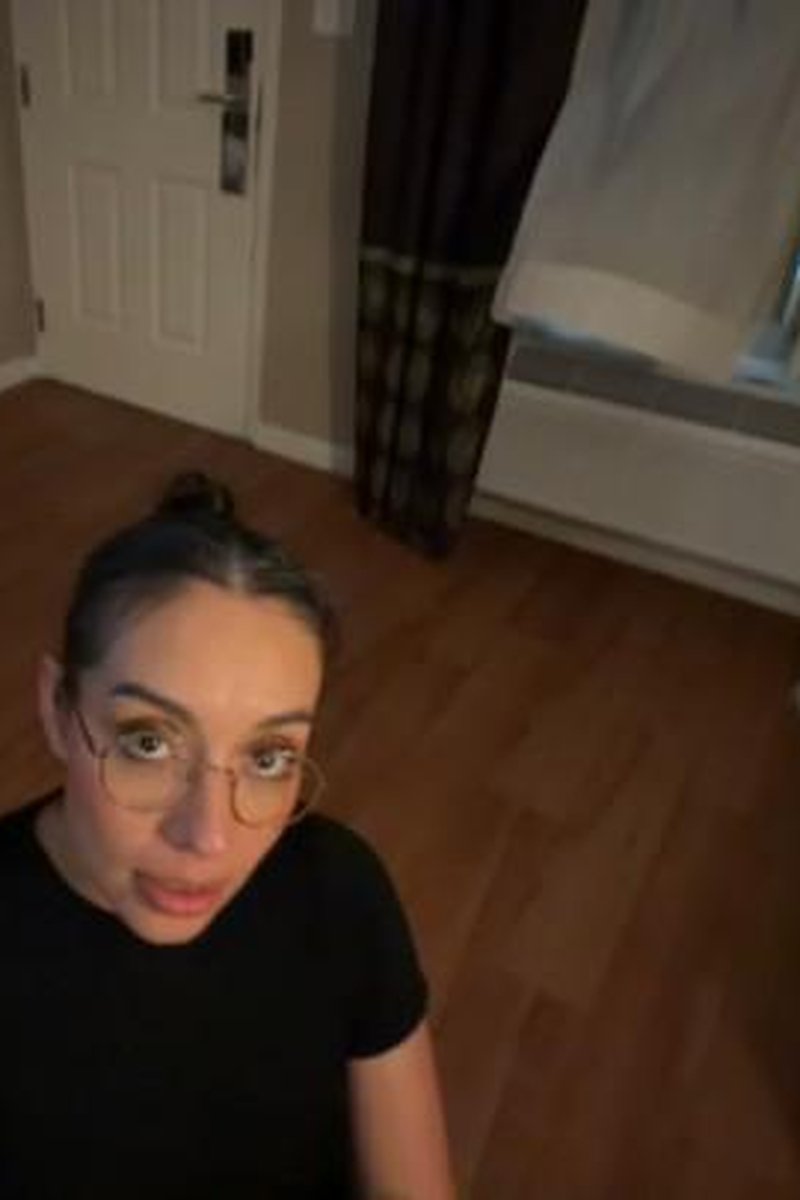 TP-manyvidshowiebethyyname-bubble-butt-latina-sofia-fine-makes-her-debut