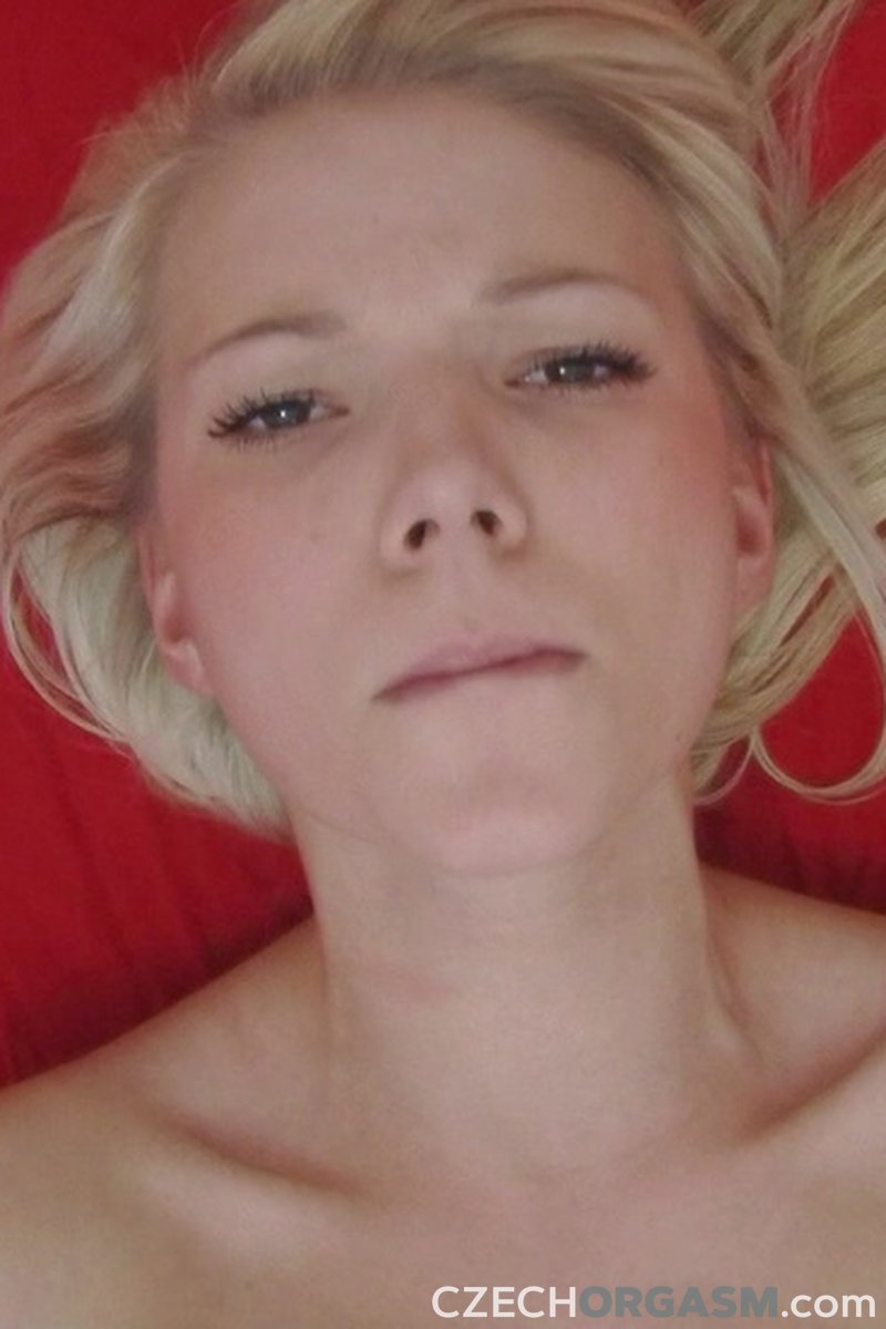 Beautiful 18 Y/O Masturbating - Screenshot 1 of 4 - Babes