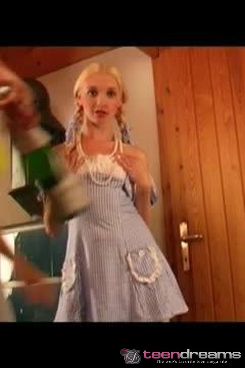 Kayla - Screenshot 1 of 4 - Teen (18-22)