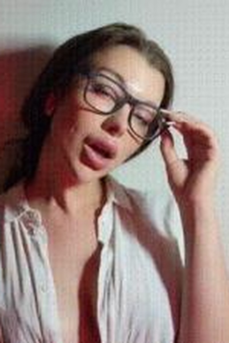 Office Quicky - Screenshot 1 of 4 - Breast Play