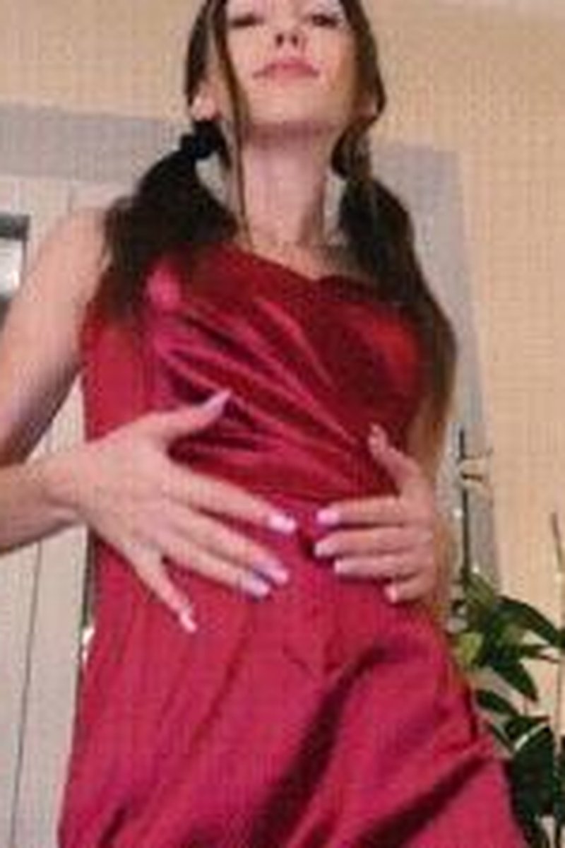 Satin Goddess - Screenshot 1 of 4 - Ass Worship
