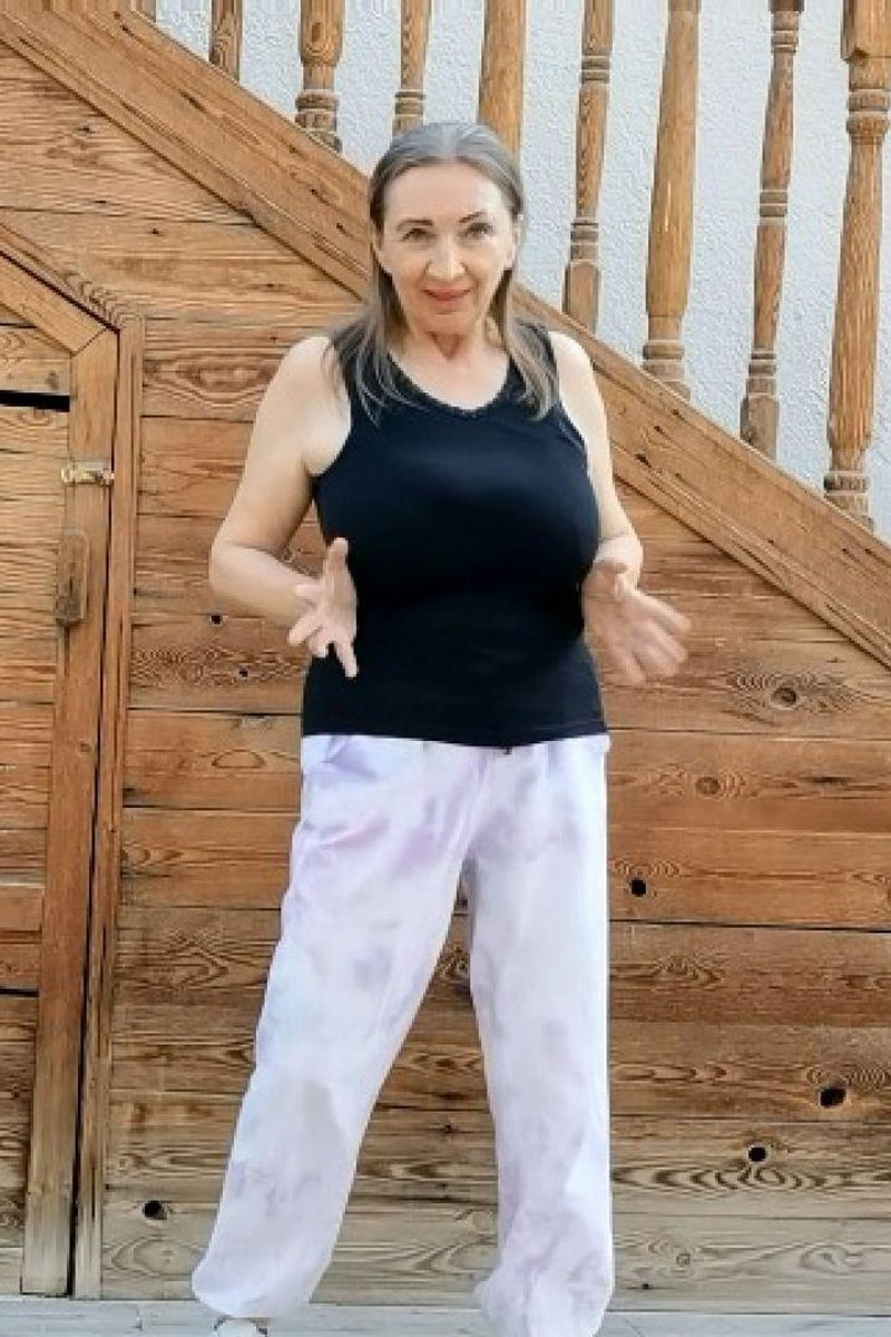 Dancing Just Because - Screenshot 1 of 4 - Dancer