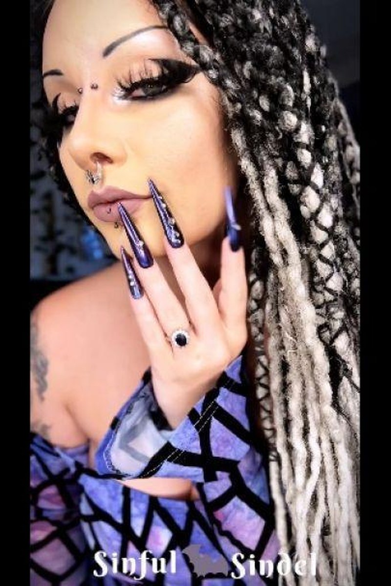 Nail ASMR - Screenshot 1 of 4 - Babes