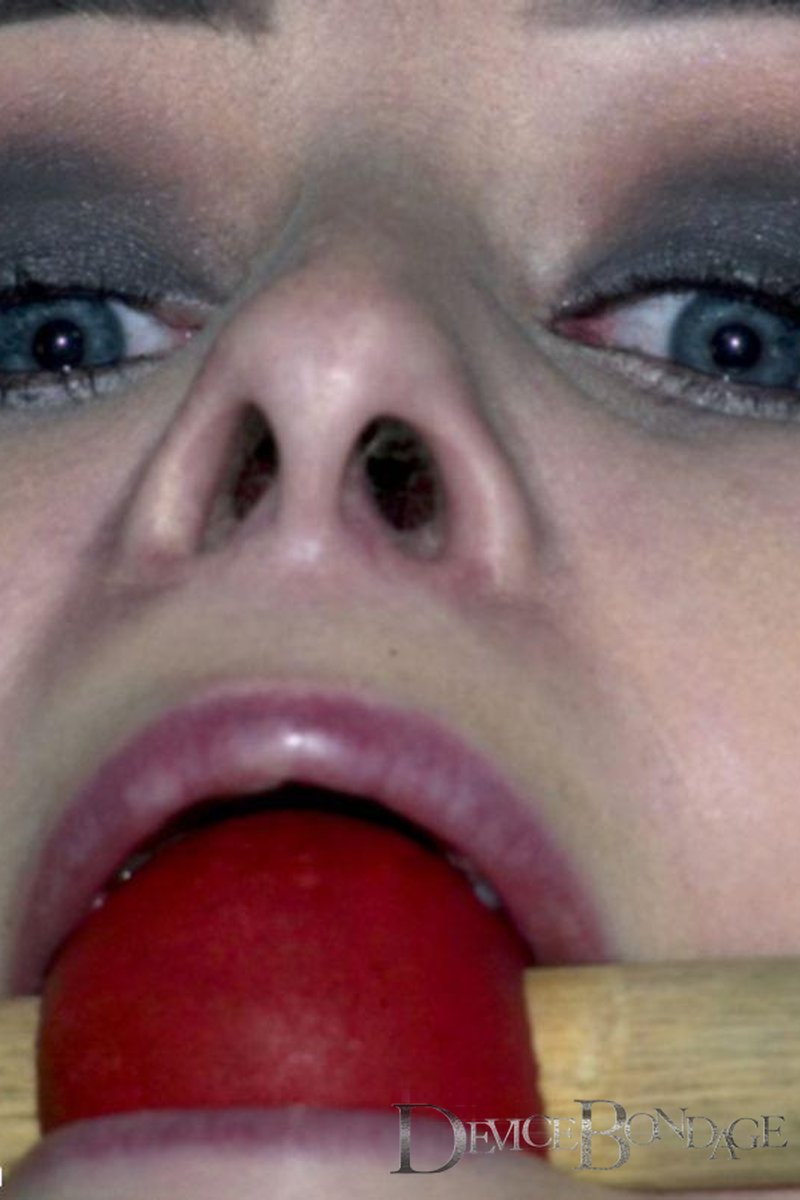 Cocoon - Screenshot 1 of 4 - BDSM