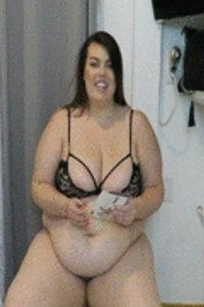 Tight Tights! - Screenshot 1 of 4 - BBW