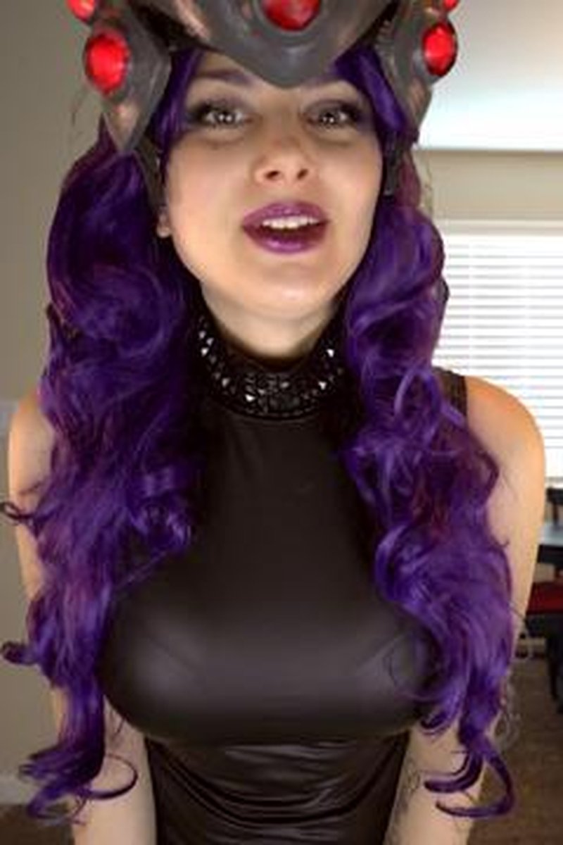 Alien Executrix Beatdown - Screenshot 1 of 4 - Big Tits