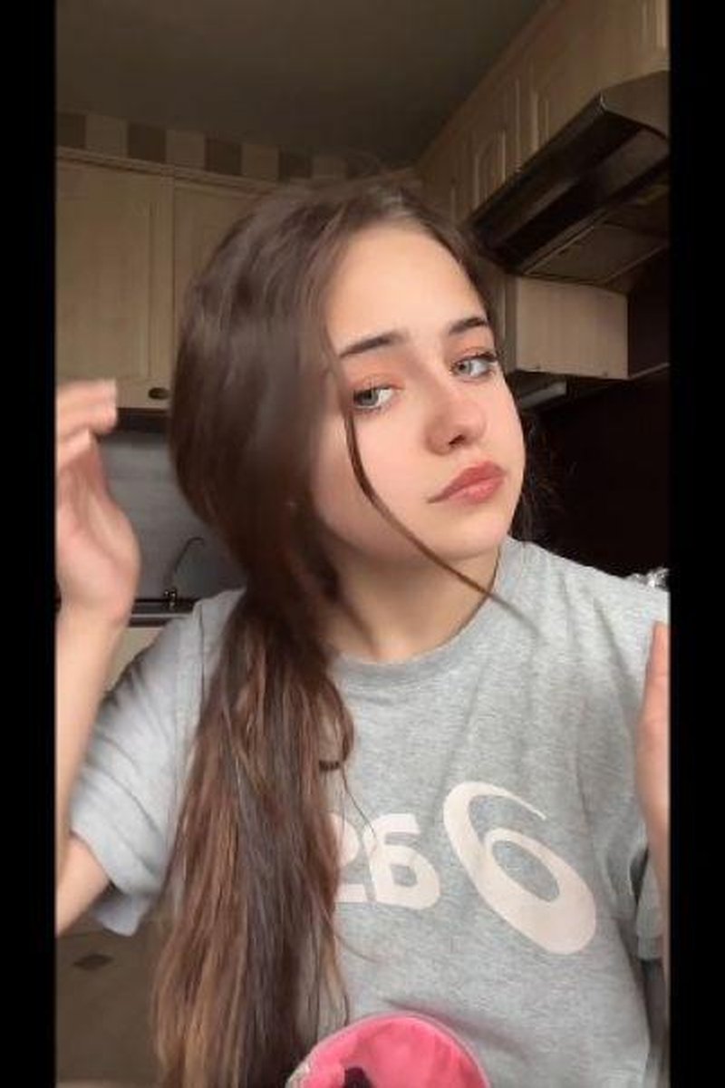 Make Up Part 2 - Screenshot 1 of 4 - Hair Cutting