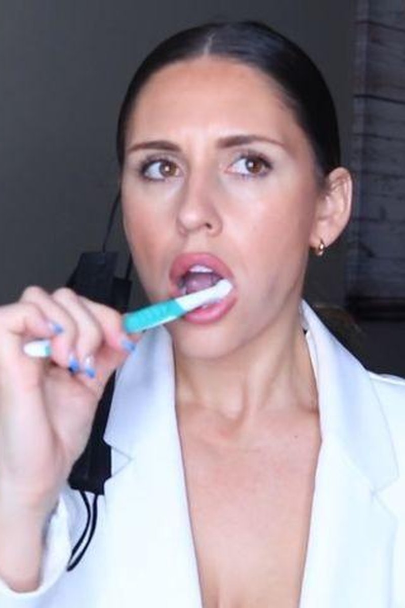 Teeth Fetish - Screenshot 1 of 4 - Dental Hygienist