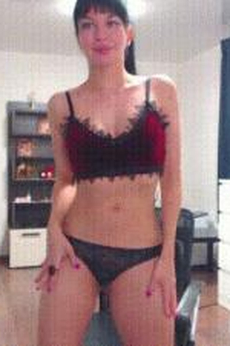 Topless Dance - Screenshot 1 of 4 - Big Tits