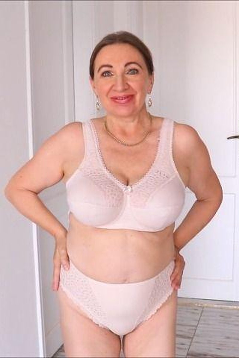 Bra Fetish - Screenshot 1 of 4 - Big Tits
