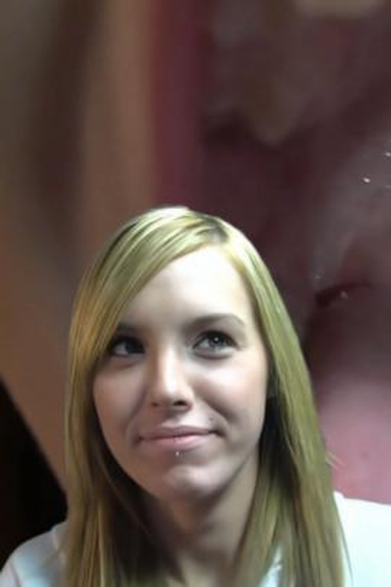 Exploring Deep Inside Mimi - Screenshot 1 of 4 - Blonde Hair (Female)