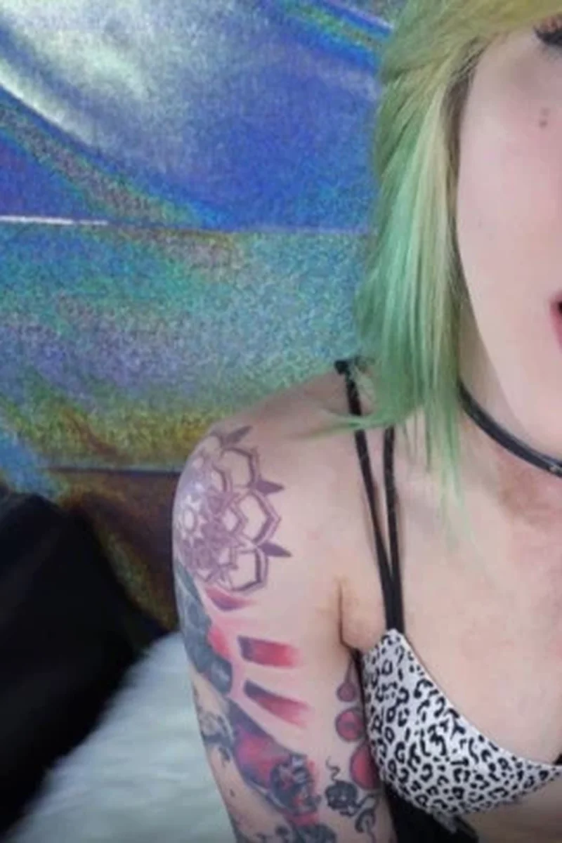Burping Compilation - Screenshot 1 of 4 - Eye Contact