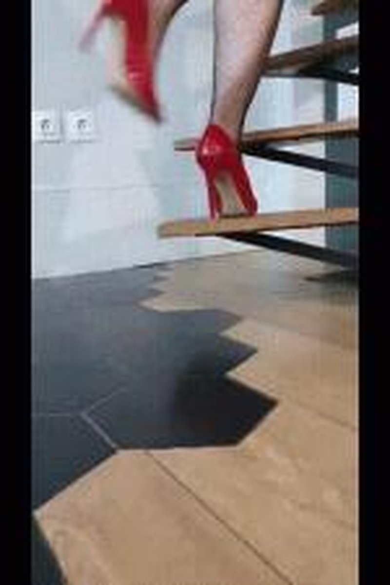 Ladder - Screenshot 1 of 4 - Foot Fetish
