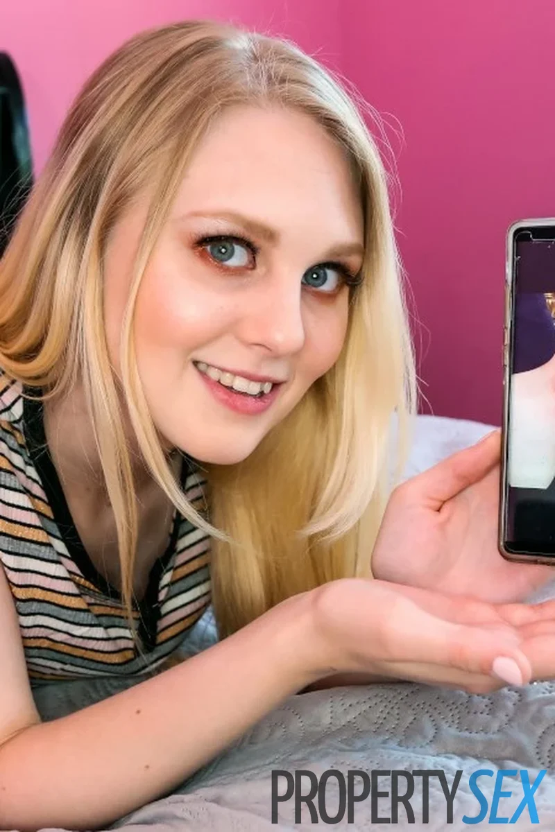 Let Us Not Forget - Screenshot 1 of 4 - Blond Hair