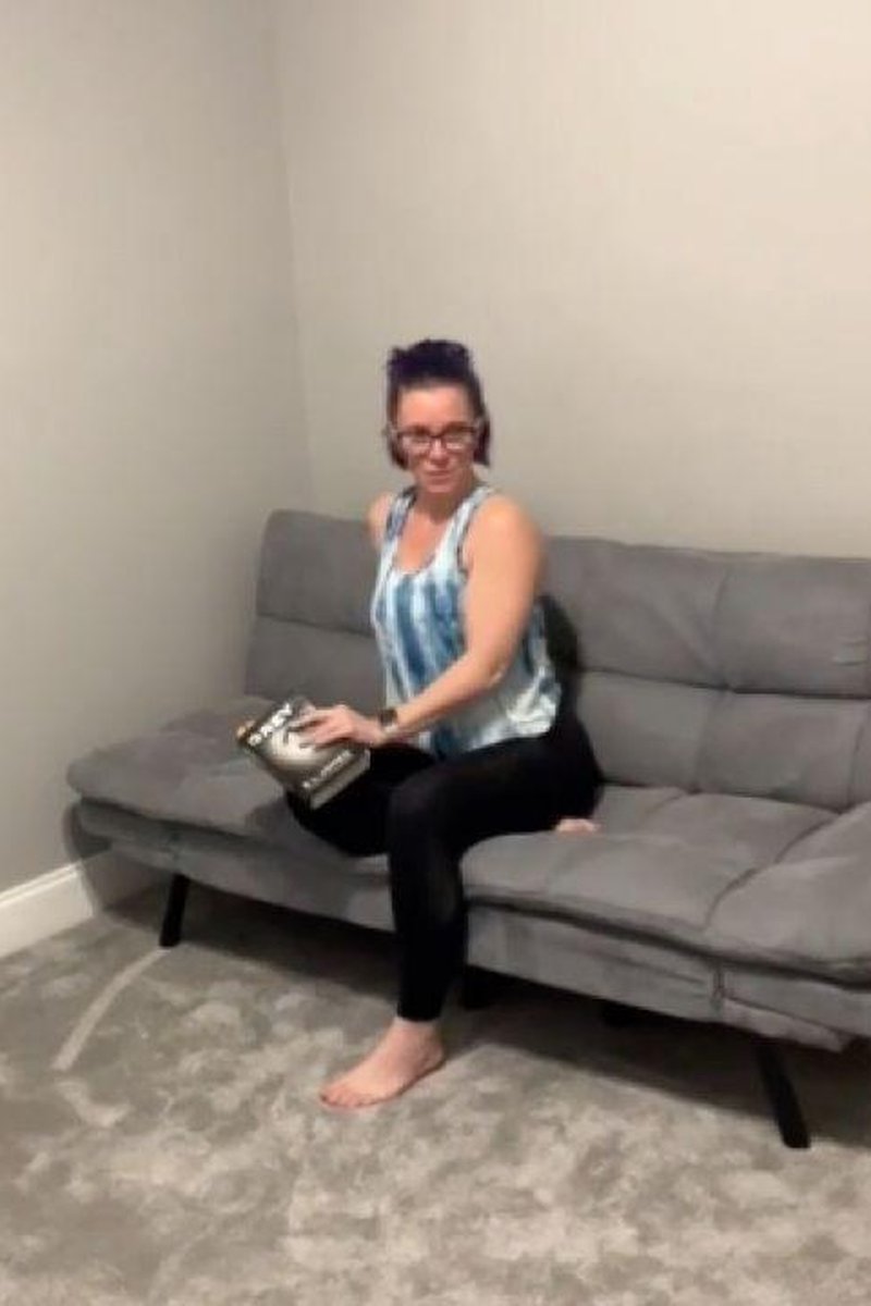Striptease-Masturbating And Dancing - Screenshot 1 of 4 - Dancing