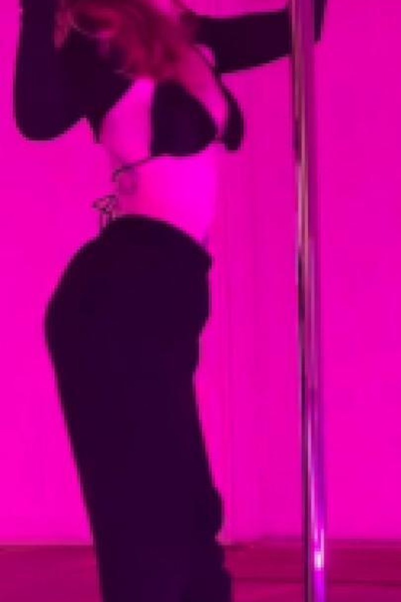 Dancing - Screenshot 1 of 4 - Blonde Hair (Female)