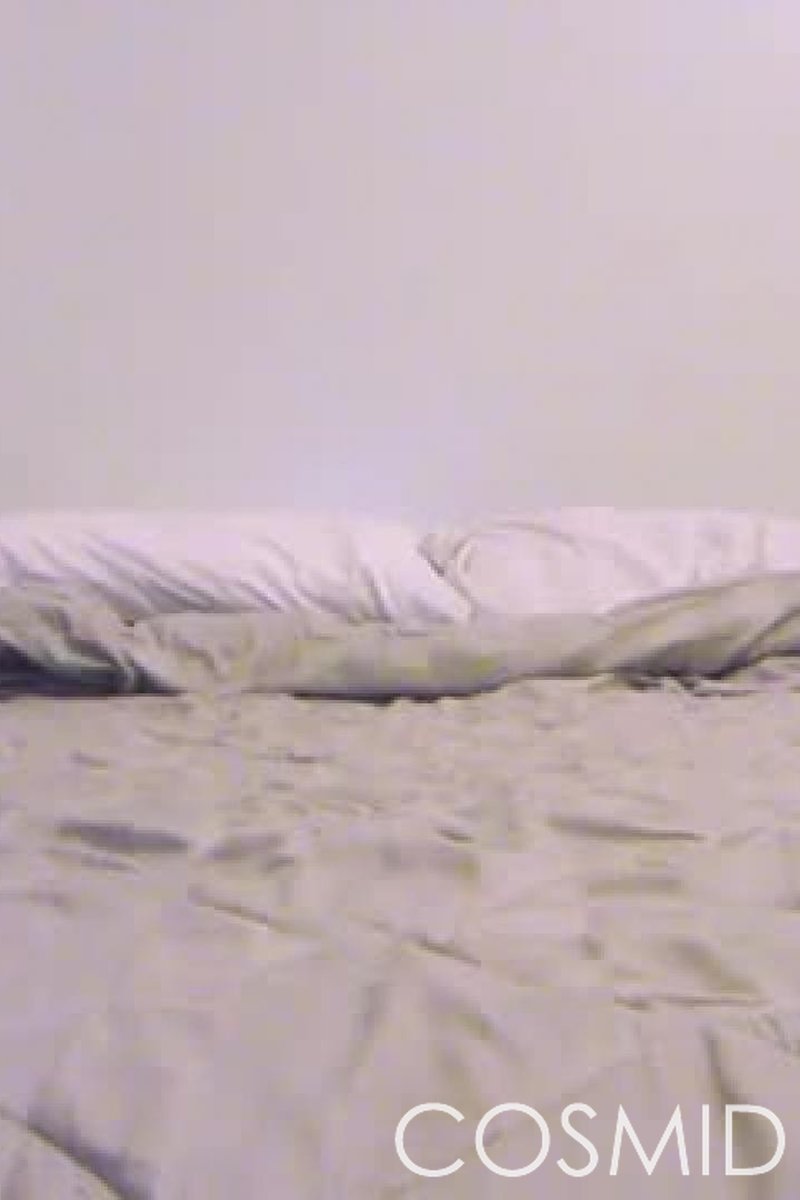Dancing in Her Hat - Screenshot 1 of 4 - Bed